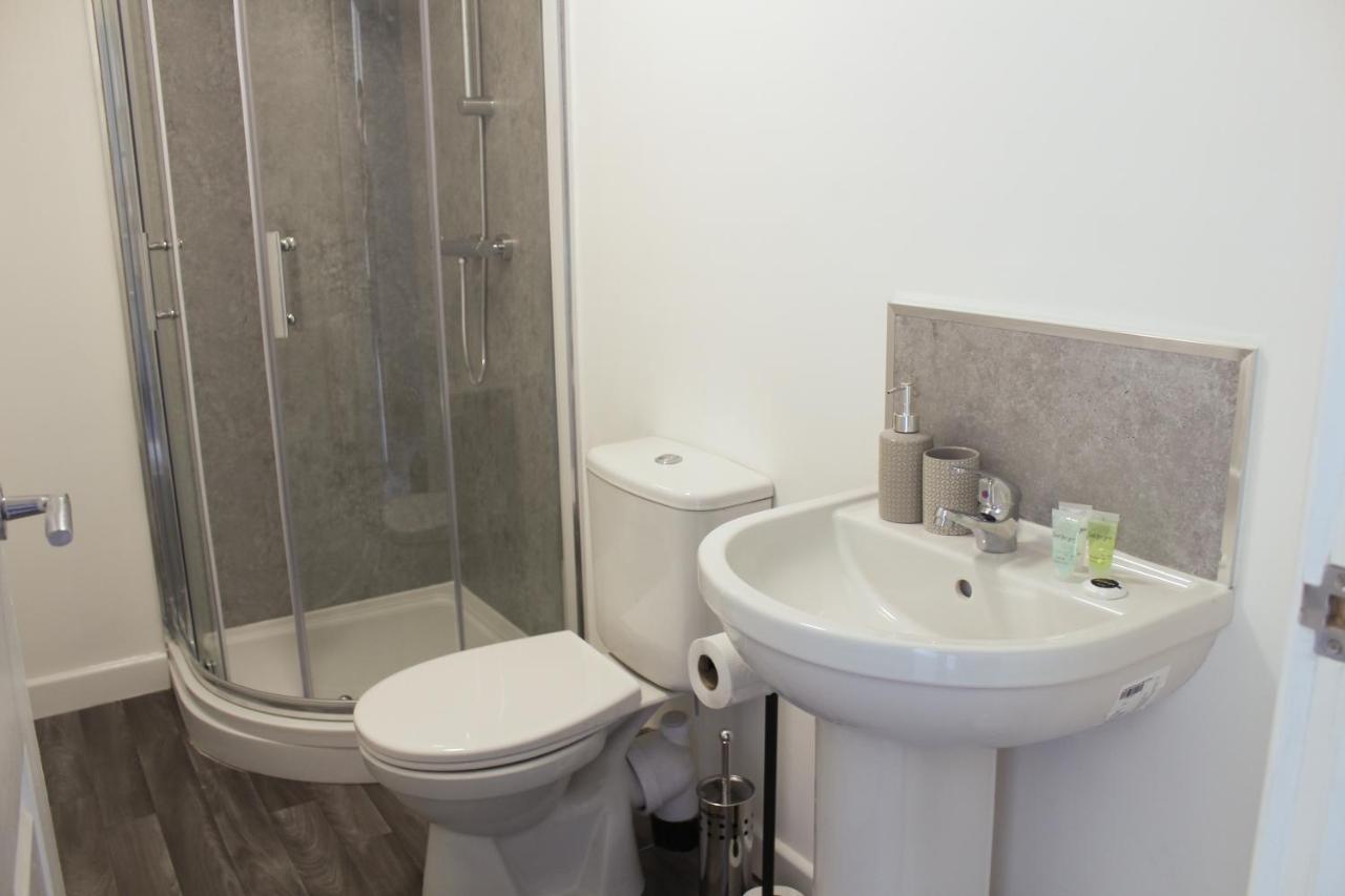 Stylish 1Br Apartment In The Heart Of Heywood Esterno foto